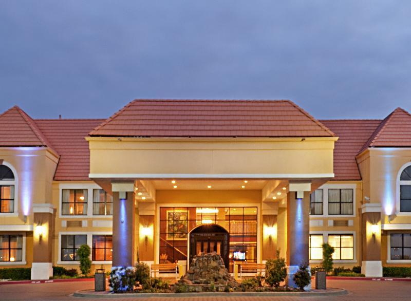 Holiday Inn Express Hotel & Suites Irving Dfw Airport North, An Ihg Hotel Exterior foto